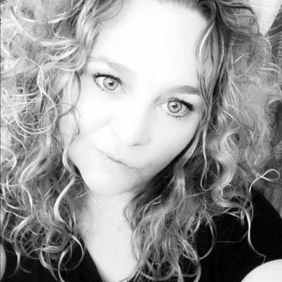 Meet your Posher, Mandy - Picture 1 of 1